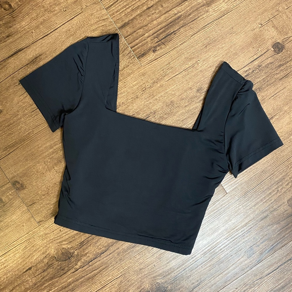 Klassy network black square neck crop top